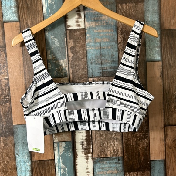 Large black and white lightly padded swim top - Picture 5 of 9